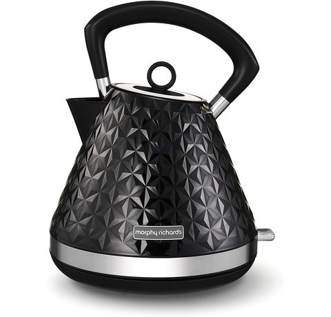 Side view of the Morphy Richards Vector Pyramid Kettle.