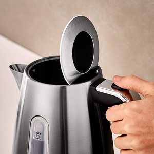 Tower Ombre Kettle's push button lid.