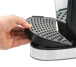 The Breville VKJ142 Hot Cup's removable drip tray.