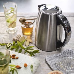 Cuisinart Signature Kettle on display in a kitchen.