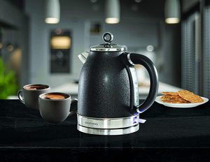 Daewoo Glace Noir Kettle in a kitchen.