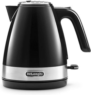 De'Longhi Active Line Kettle in black.