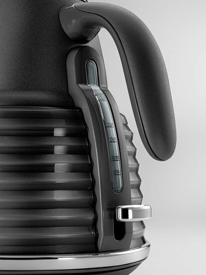 De'Longhi Scolpito Kettle's water gauge.