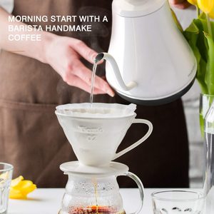 HadinEEon Gooseneck Kettle in use.