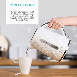 Livivo Taurus Kettle in use.