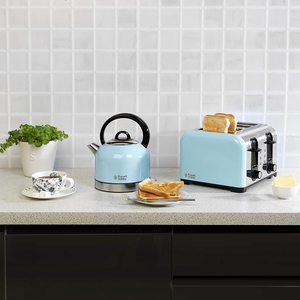 Russell Hobbs 23906 Oslo Kettle with a matching toaster.