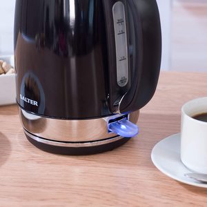 Salter Riga Kettle's illuminating power switch.